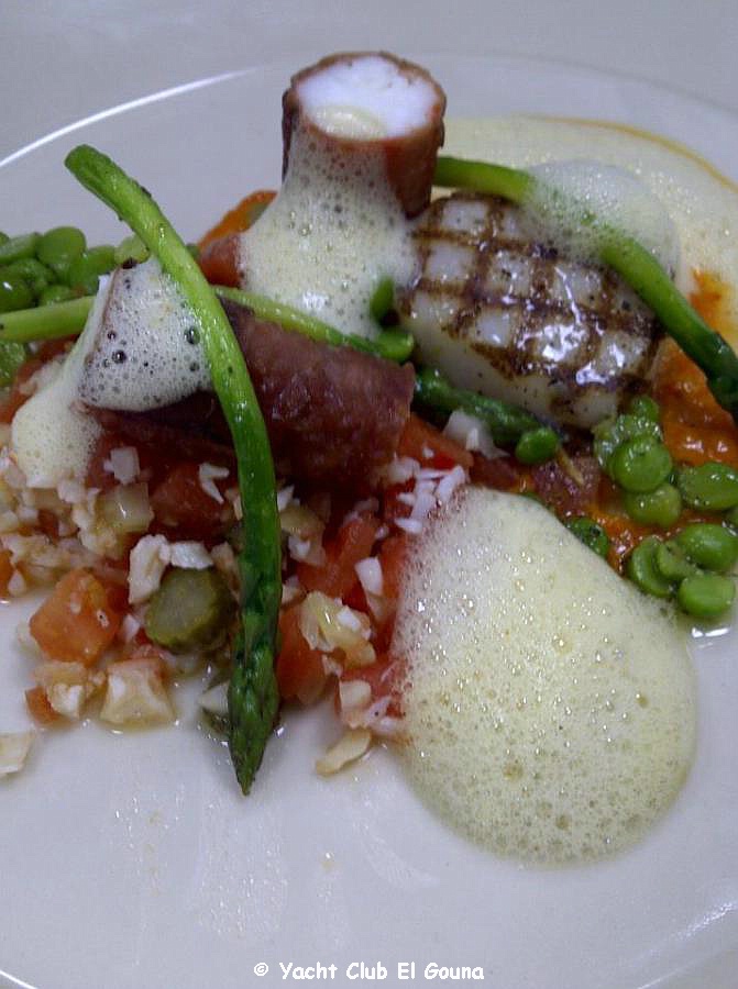 Yacht Club Food 8322